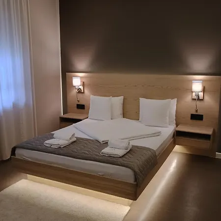 Hotel Emilia Lux