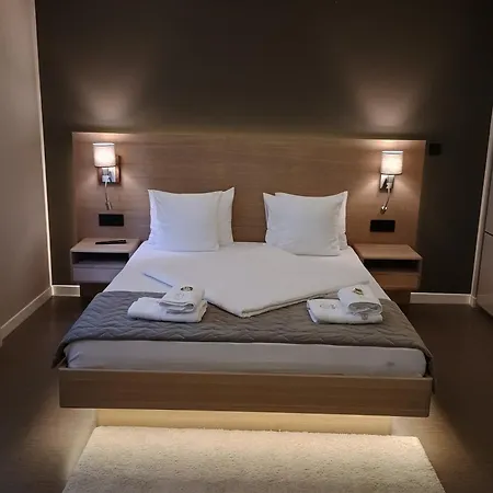 Emilia Lux Hotell 4*