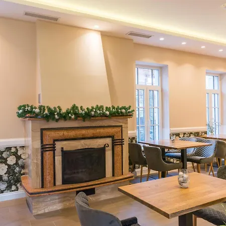 Hotel Emilia Lux