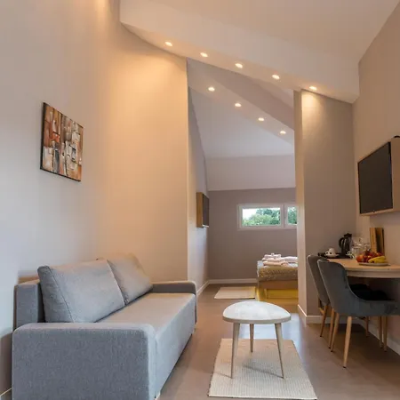 Emilia Lux Hotel 4*