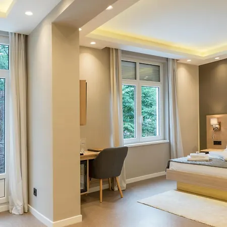 Hotel Emilia Lux