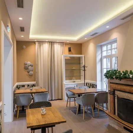 Hotel Emilia Lux 4*