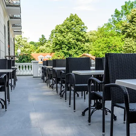 Hotell Emilia Lux 4*