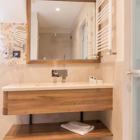 Hotel Emilia Lux