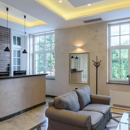 Emilia Lux Hotel 4*