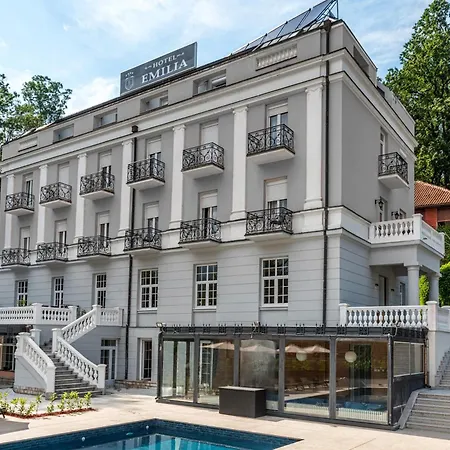 Hotel Emilia Lux 4*
