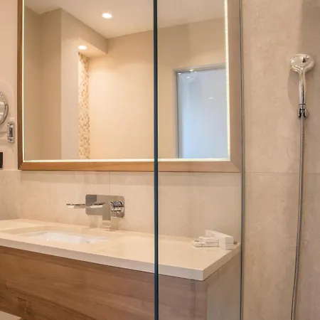 ホテル Emilia Lux Vrnjačka Banja