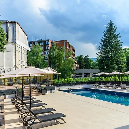 Hotell Emilia Lux 4*