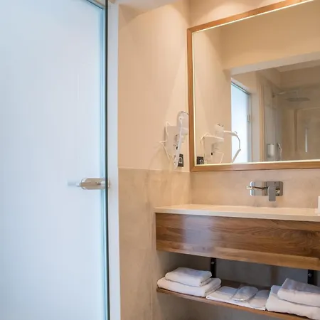 Hotel Emilia Lux 4*